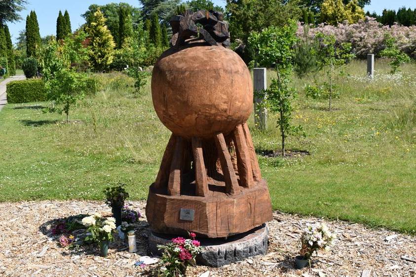 Træskulptur i Christianslunden Skovkirkegård